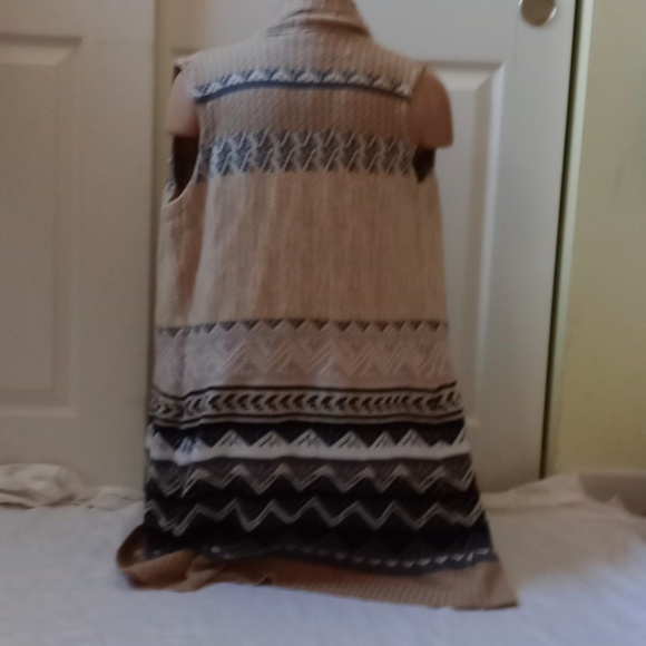 G.H. Bass & Co. Beige Knit Cardigan, Medium - Picture 5 of 8